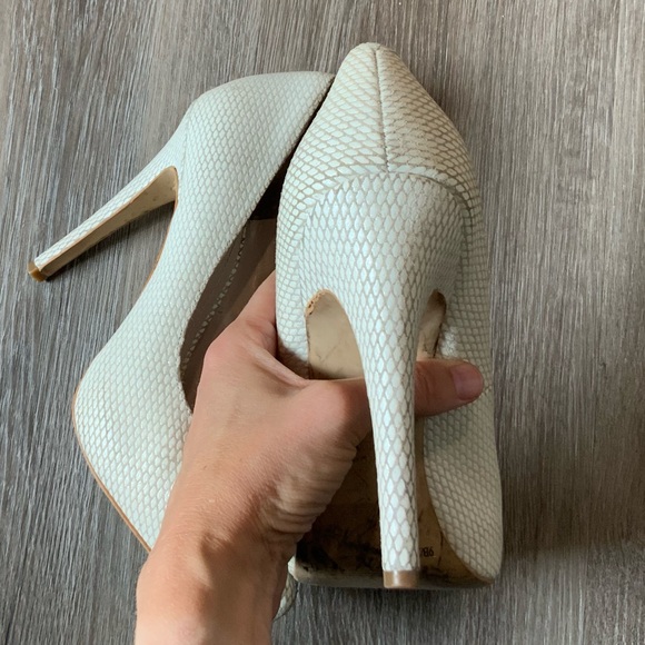 Patterned Platform Pumps - Picture 4 of 5